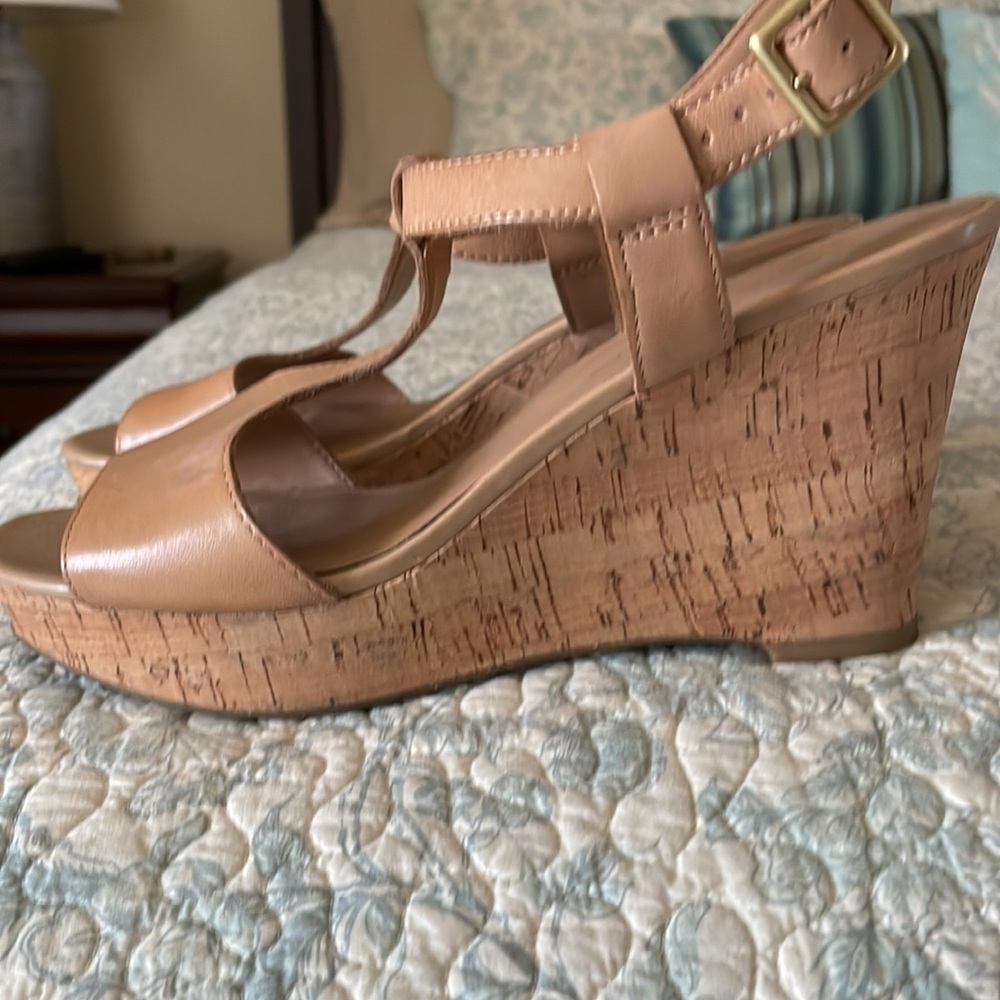 Sandals - Picture 2 of 5